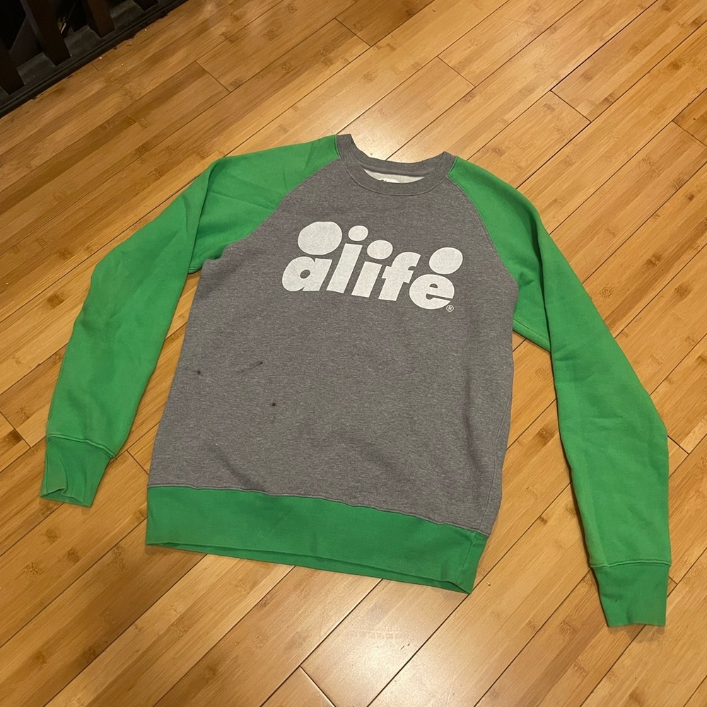 Large Grey & Green Alife Crew Neck. Previously Loved. Good condition.